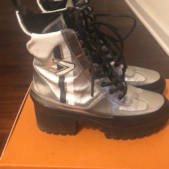 Louis Vuttion Combat Boot - Picture 2 of 5